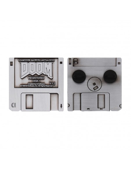 -16534-Merchandising - Pin Doom Floppy Disk Pin Badge 4.5 cm-5060948297257